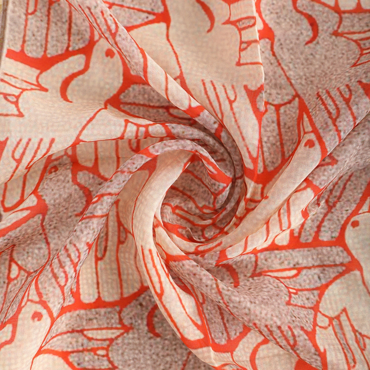 Carré en soie L'Envol des Colombes - In the frame